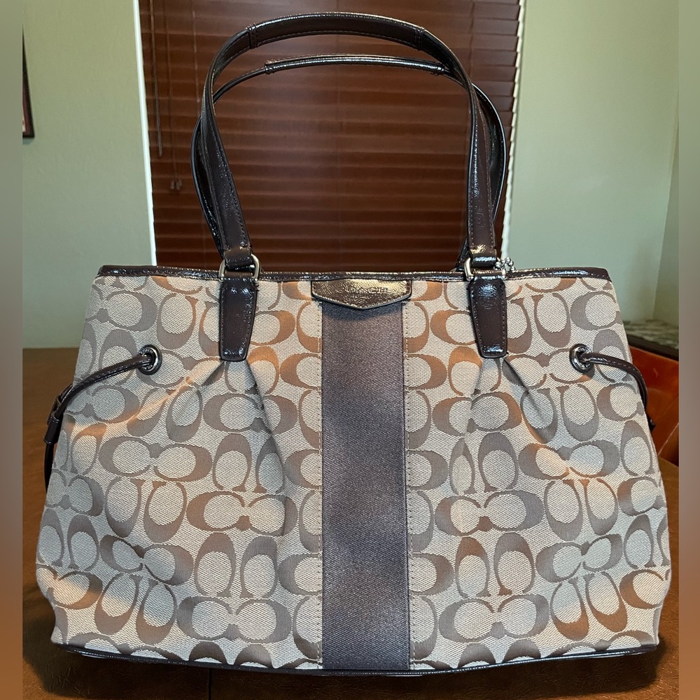 NWOT Coach canvas shoulder bag